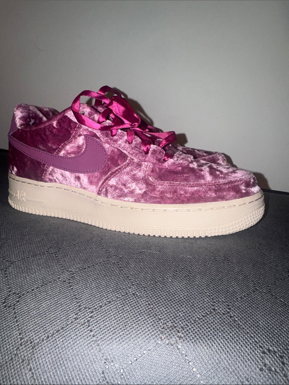 Nike Velvet Low-Top Sneakers in Mauve